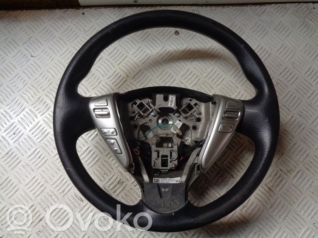 Nissan Note (E12) Ohjauspyörä 