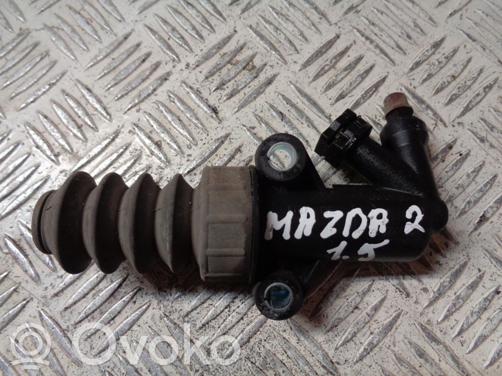 Mazda 2 Kytkimen apusylinteri 