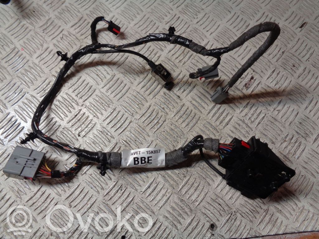 Ford Grand C-MAX USB-pistokeliitin 