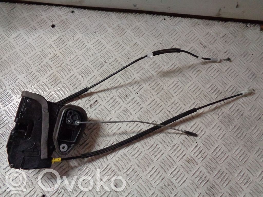 Opel Astra K Front door lock 