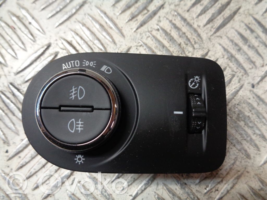 Opel Astra K Interruptor de luz 