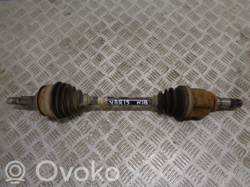 Toyota Yaris Półoś przednia 