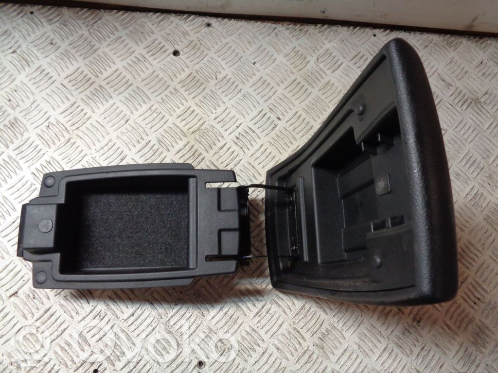 Ford Mondeo MK IV Armrest 