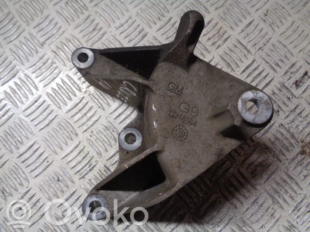 Chevrolet Cruze Gearbox mounting bracket 