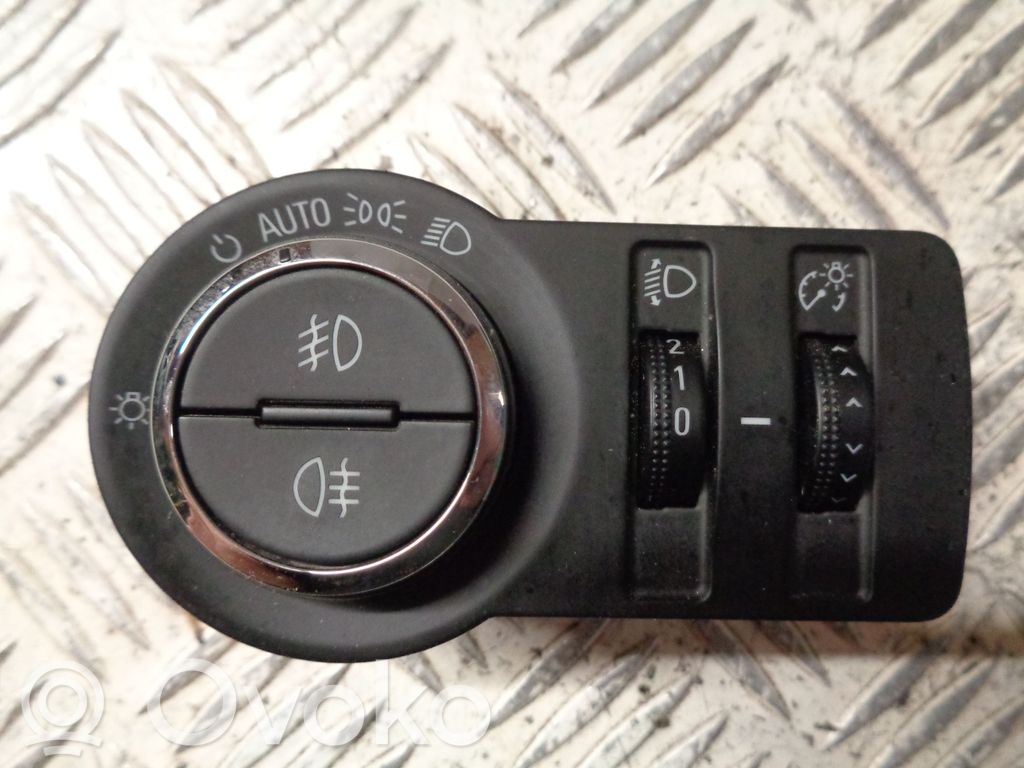 Chevrolet Cruze Light switch 