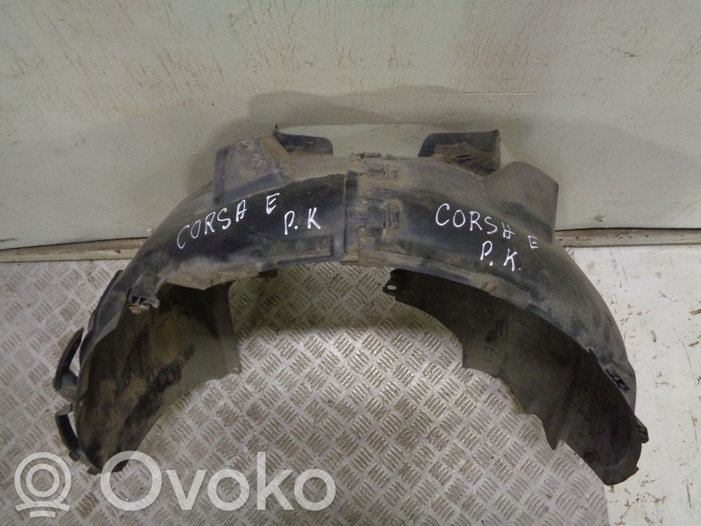 Opel Corsa E Nadkole przednie 