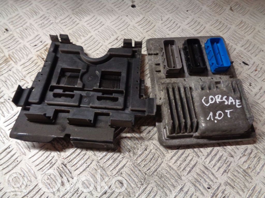Opel Corsa E Engine control unit/module 