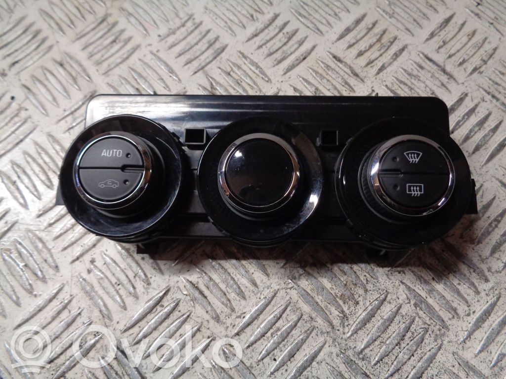 Opel Corsa E Climate control unit 