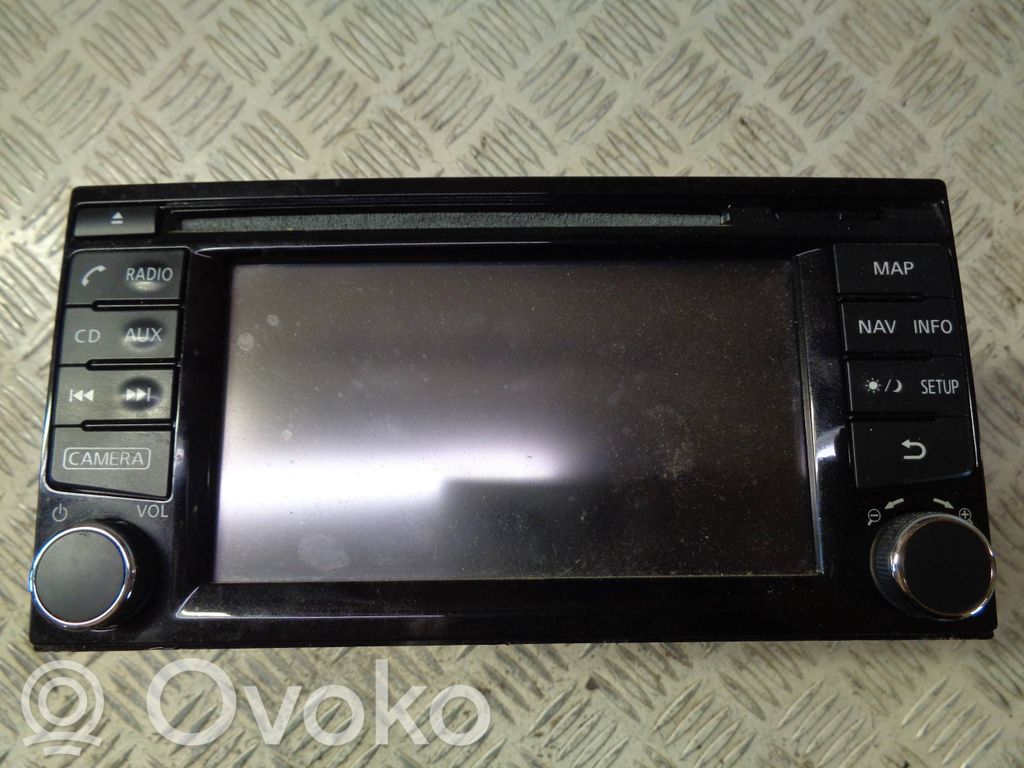 Nissan Pulsar Radio/CD/DVD/GPS head unit 