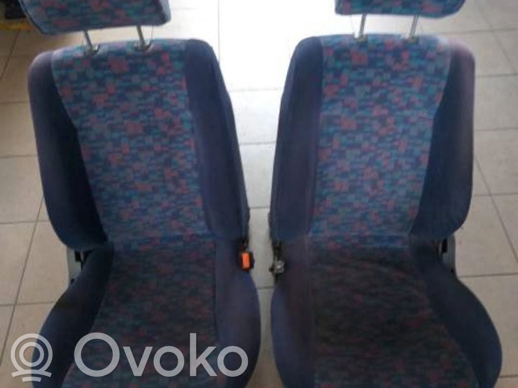 Subaru Justy Istuinsarja 