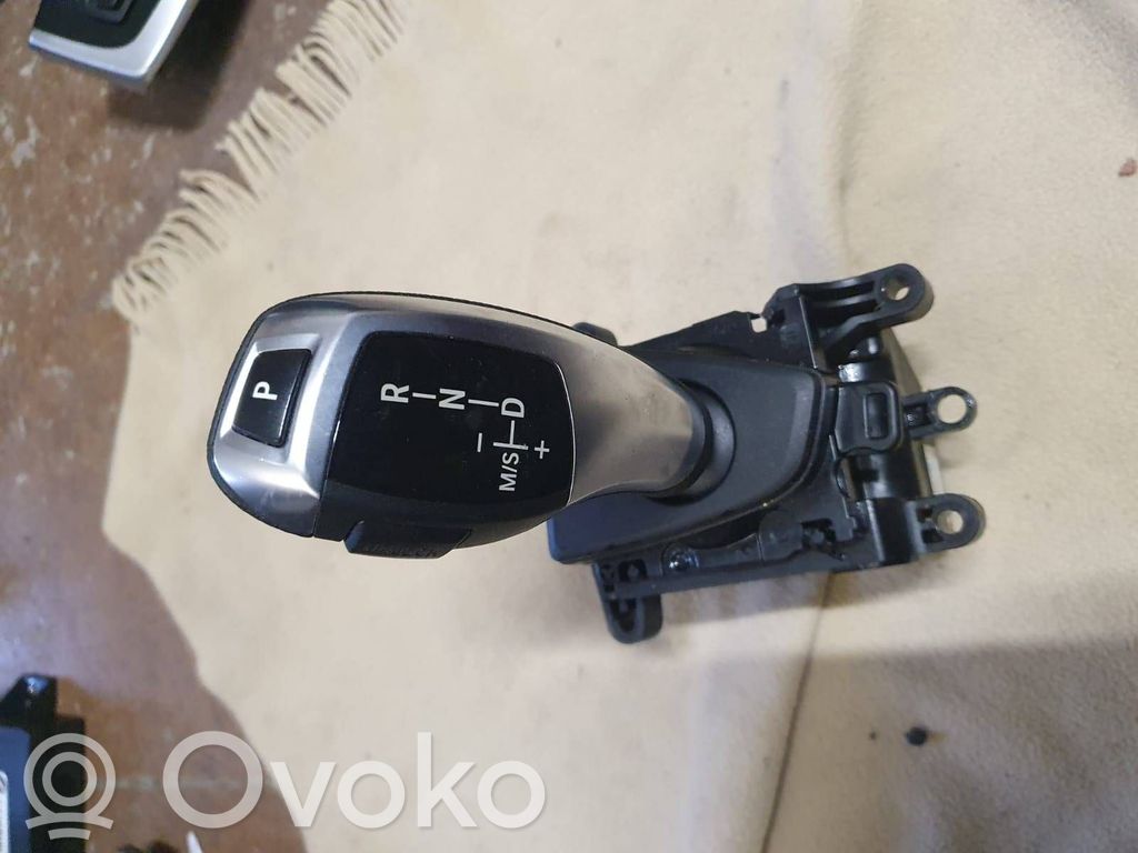 BMW 3 F30 F35 F31 Pavarų perjungimo mechanizmas (kulisa) 
