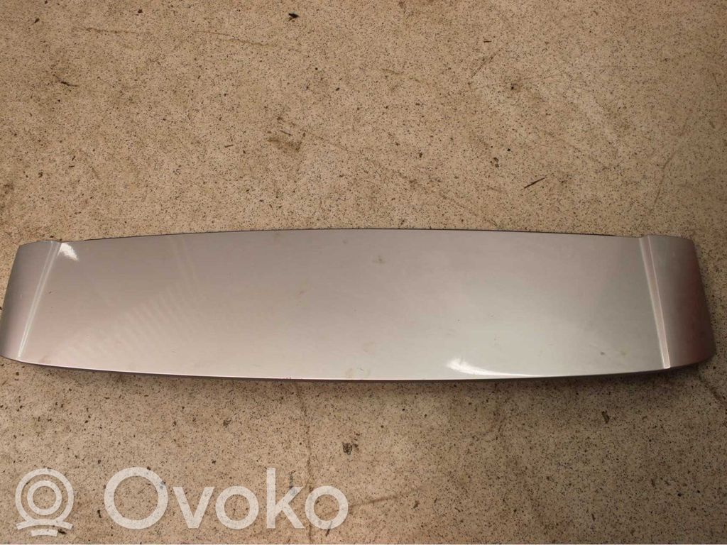 Tailgate/trunk spoiler