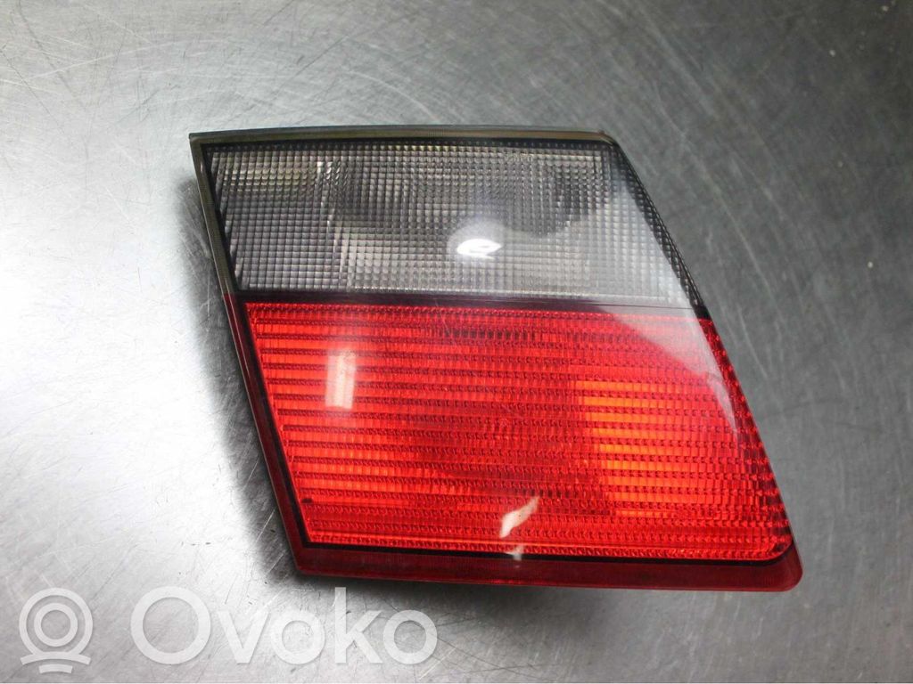 Tailgate rear/tail lights