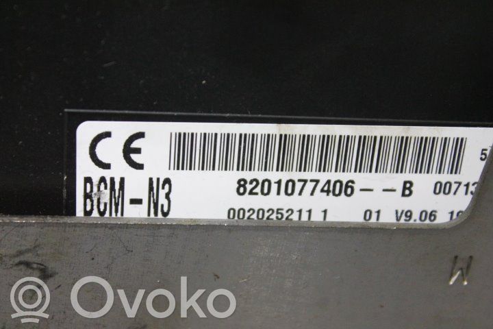 Renault Kangoo II Ramka / Moduł bezpieczników 