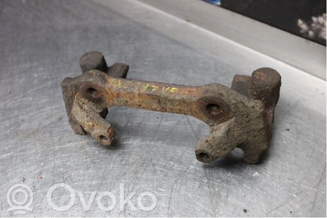 Volvo S70  V70  V70 XC Mocowanie przedniego zacisku hamulca 