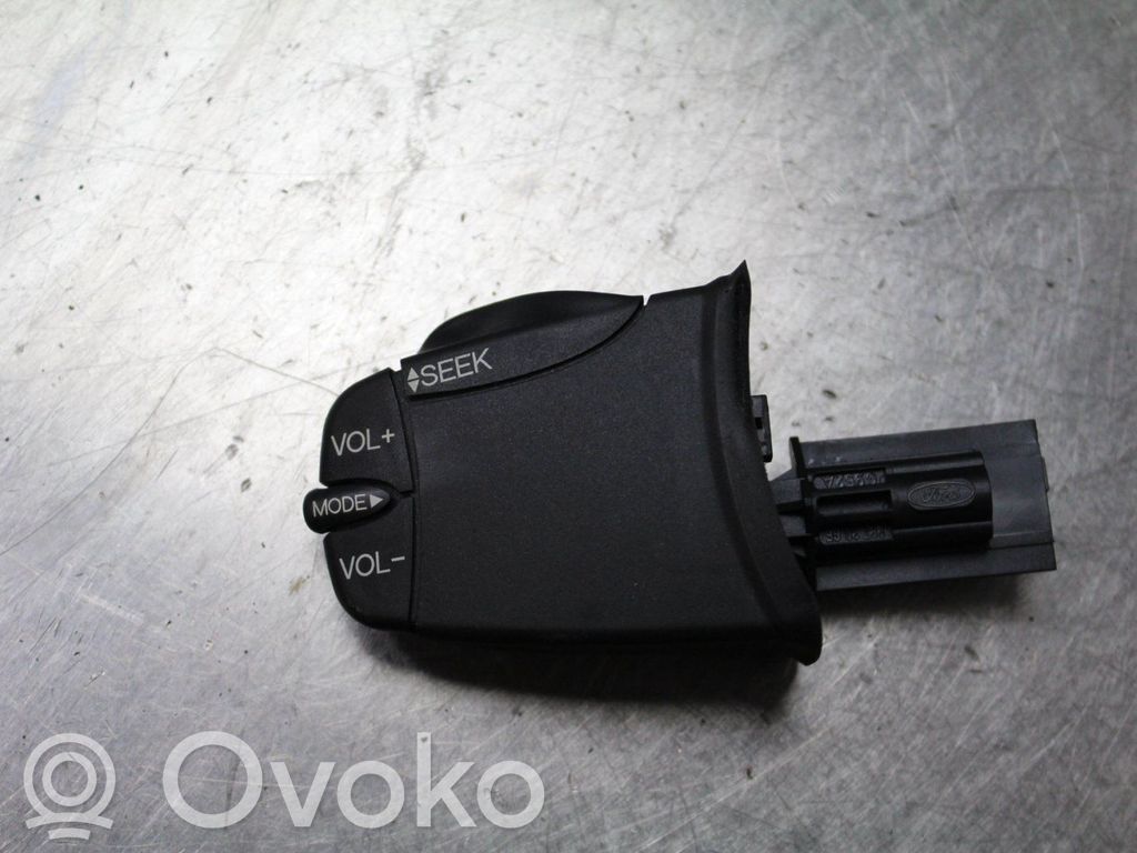 Ford Fiesta Interruptores/botones de la columna de dirección 