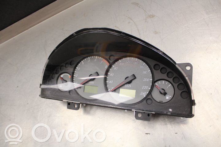 Speedometer (instrument cluster)