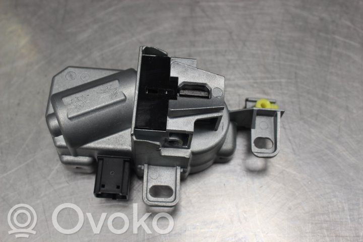Ohjauspyörän lukitus   P31280655