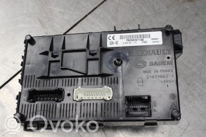 Renault Clio II Módulo de fusible 