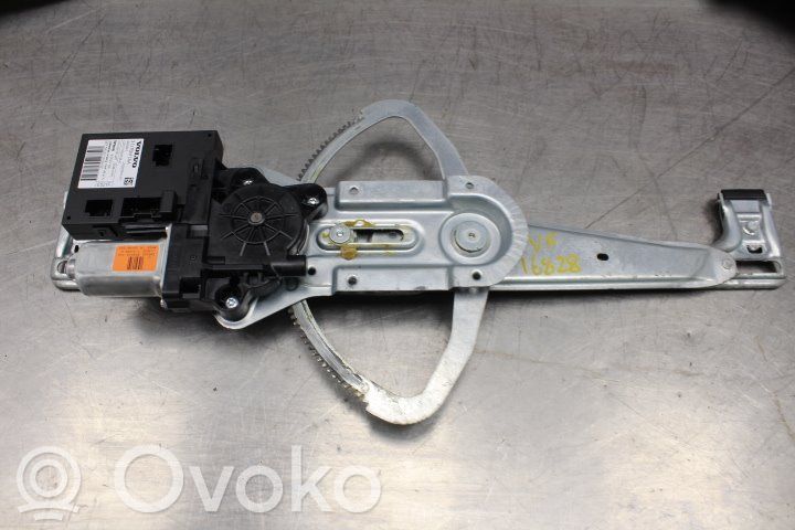 Volvo C30 Macara ușă față cu motor 