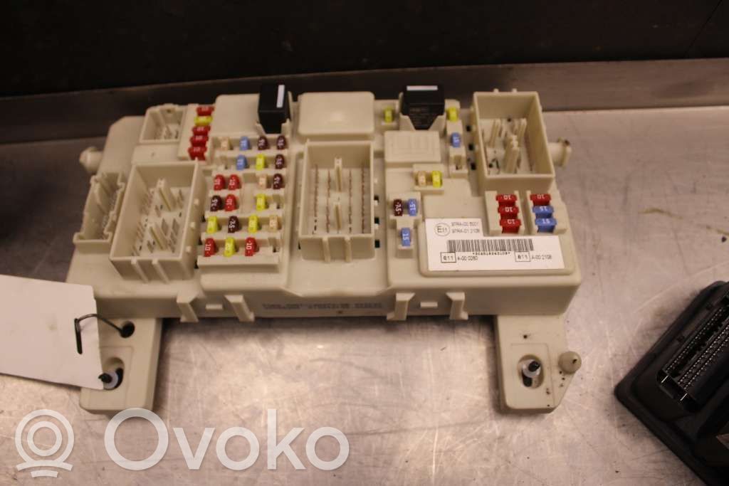 Fuse module   7M5T14A073DB