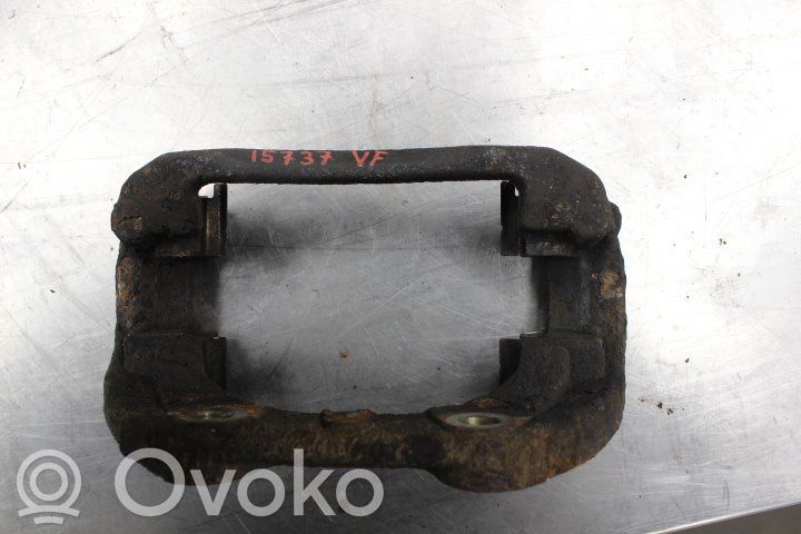 Peugeot 307 Mocowanie przedniego zacisku hamulca 
