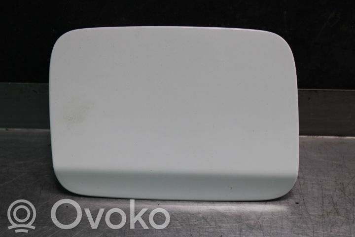 Fuel tank cap lock
