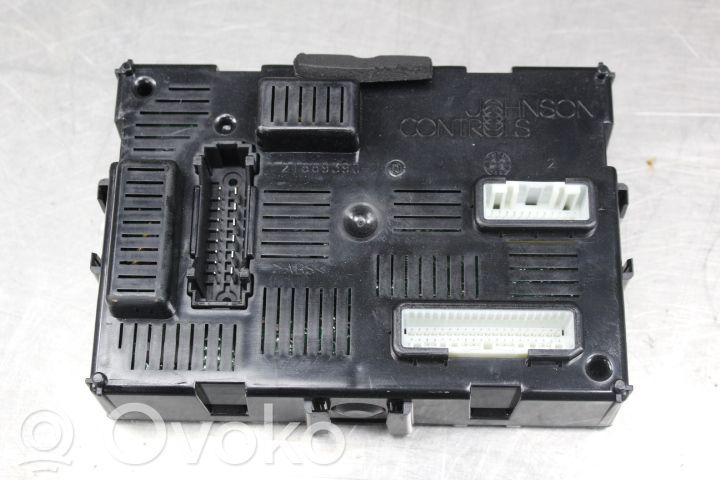 Nissan Note (E11) Sulakemoduuli 