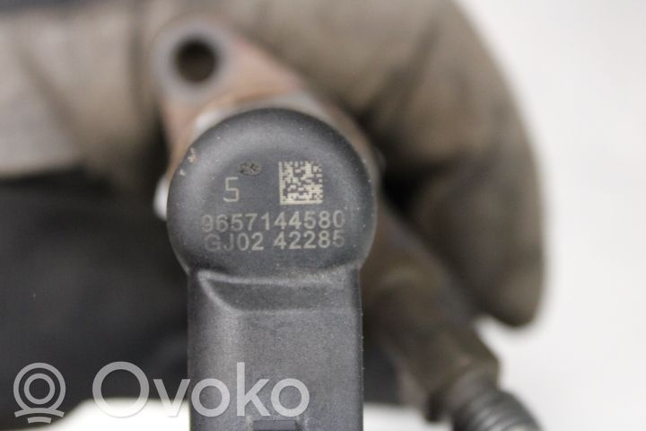 Ford Mondeo MK IV Inyector de combustible 