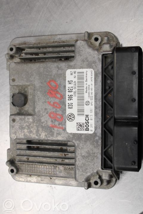 Unité de commande / module d'injection   03G906021HS,0281013681