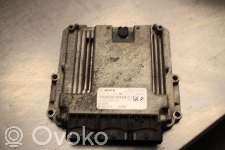 Unité de commande / module d'injection   0281017866,9666913780