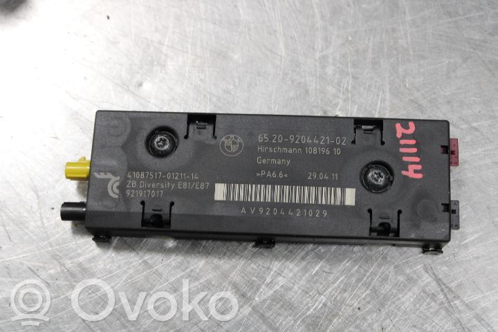 BMW 1 E81 E87 Antenas pastiprinātājs 