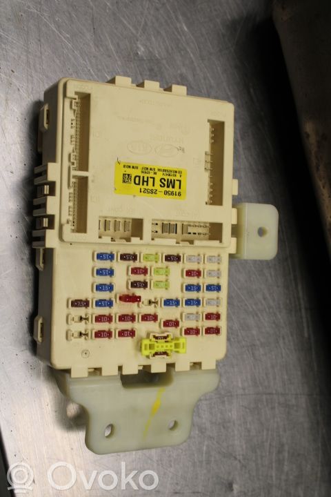 Módulo de fusible   919502S251