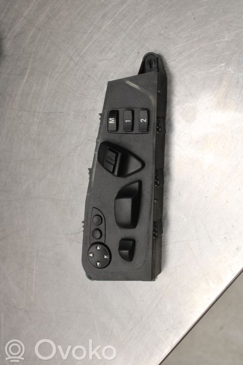 Seat control switch   6980911