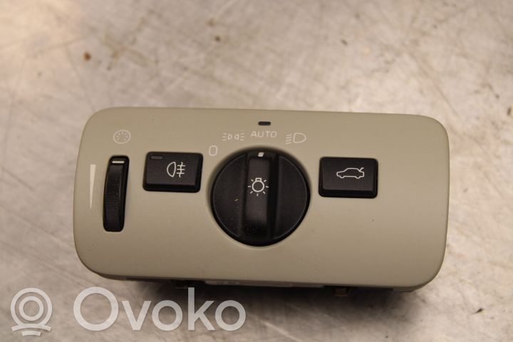 Light switch   30739426