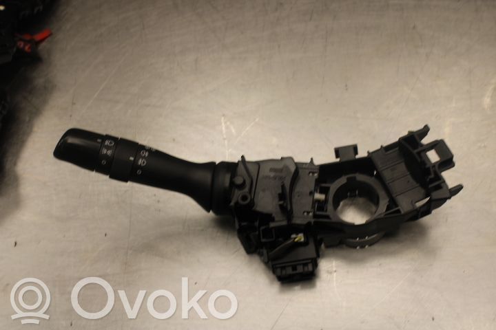 Toyota Auris 150 Palanca de intermitentes 