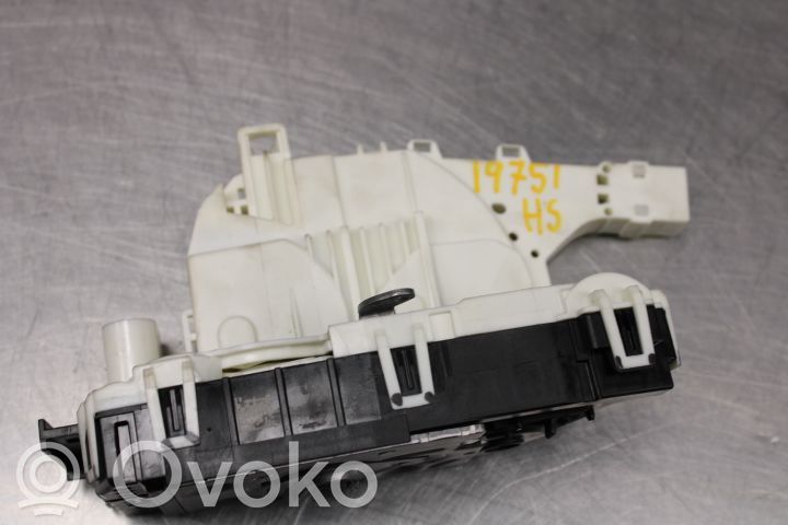 Volkswagen Crafter Zamek drzwi przednich 