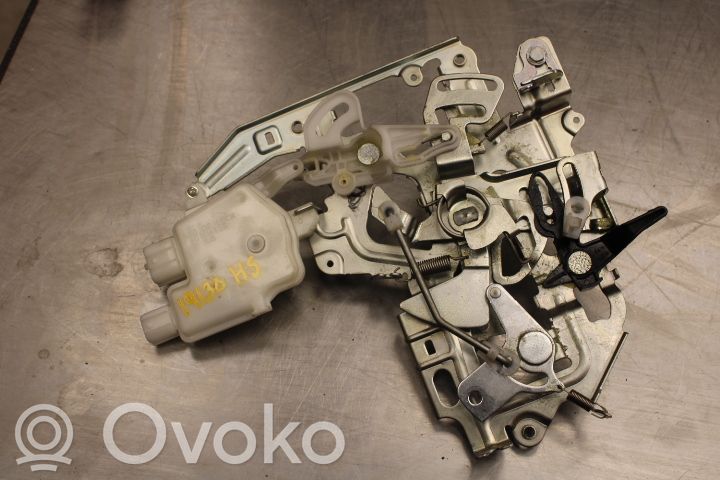 Renault Master III Front door lock 