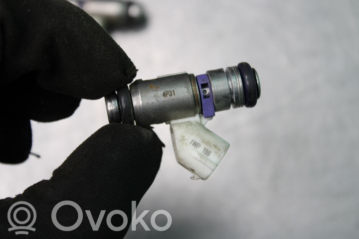 Volkswagen Polo V 6R Inyector de combustible 