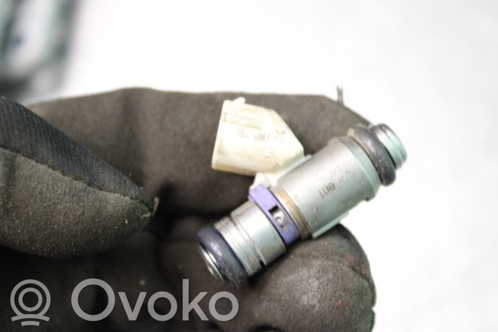 Volkswagen Polo V 6R Inyector de combustible 