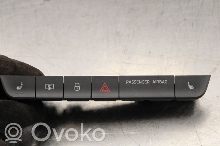 Skoda Fabia Mk3 (NJ) Comutator încălzire scaune 