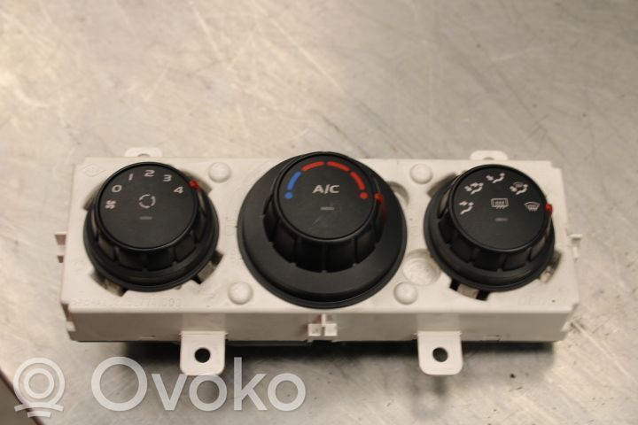 Nissan NV400 Panel klimatyzacji 
