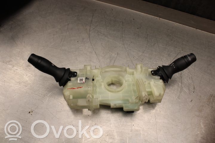 Renault Megane III Interruptor/palanca de limpiador de luz de giro 