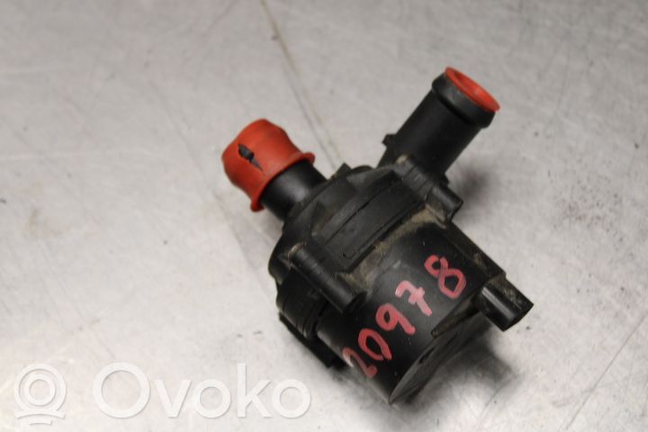 Volkswagen Golf VII Pompa elettrica dell’acqua/del refrigerante ausiliaria