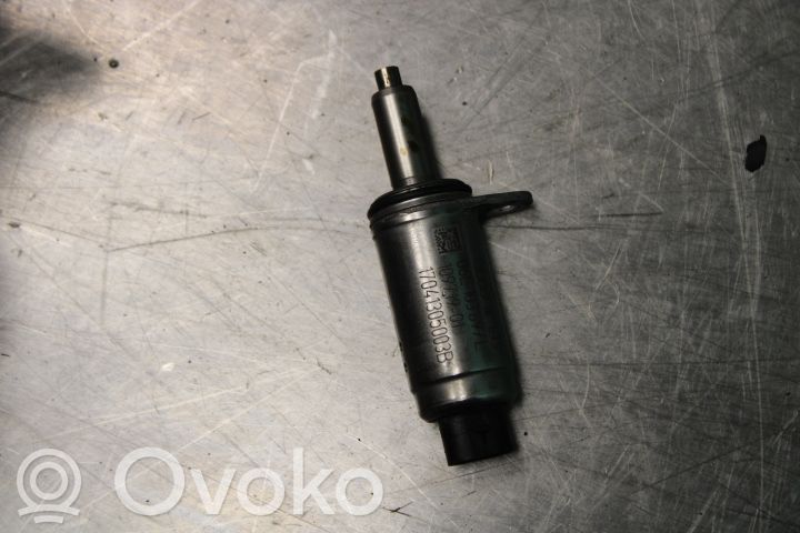Steuerventil Nockenwelle   06E103697L