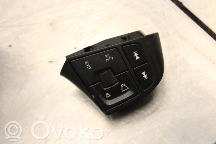 Volvo XC60 Butoane/comutatoare pe volan 
