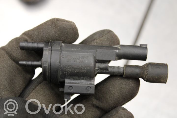 Supapă vacuum   0025407097