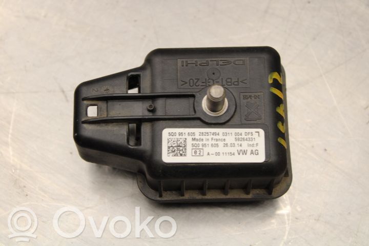 Muut ohjainlaitteet/moduulit   5Q0951605
