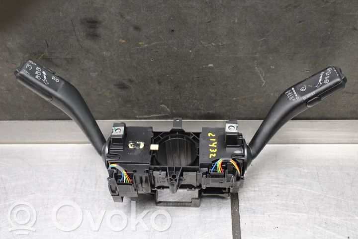 Volkswagen Up Interruptor/palanca de limpiador de luz de giro 