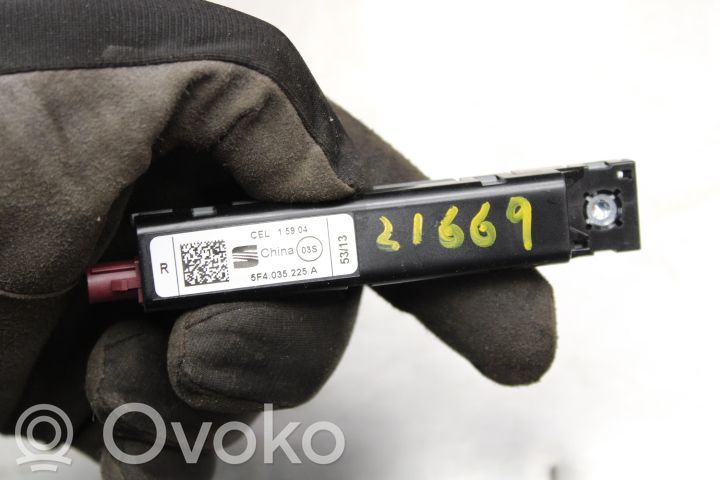 Pystyantennivahvistin   5F4035225A